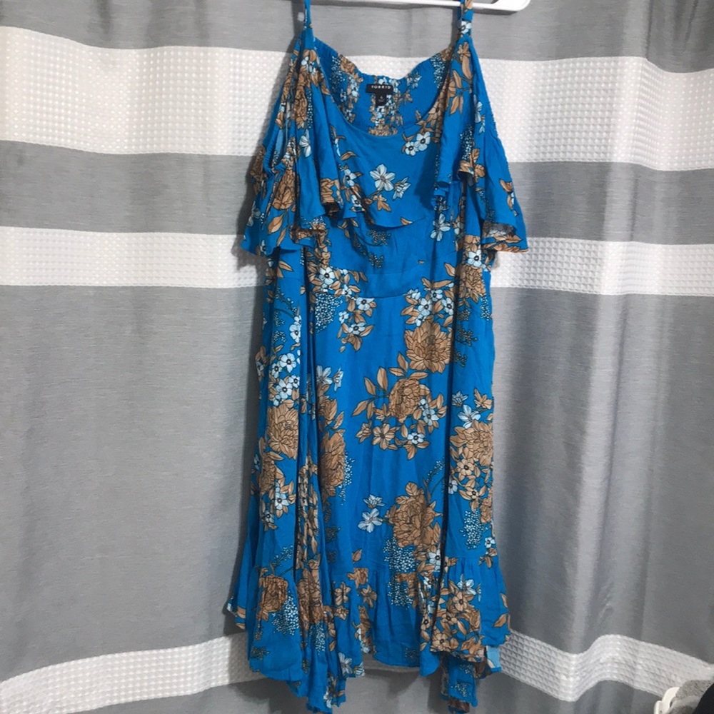 - Off the shoulder dress